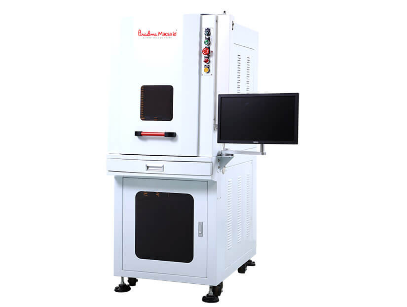 forbes_macsa_workstations_bradma03